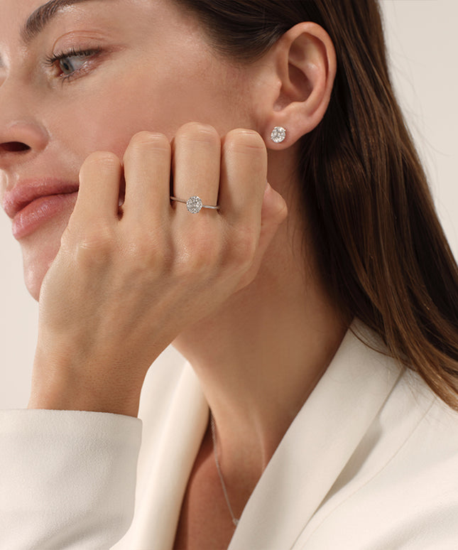 Luxe Oval Brilliant Lab-Grown Diamond Ring